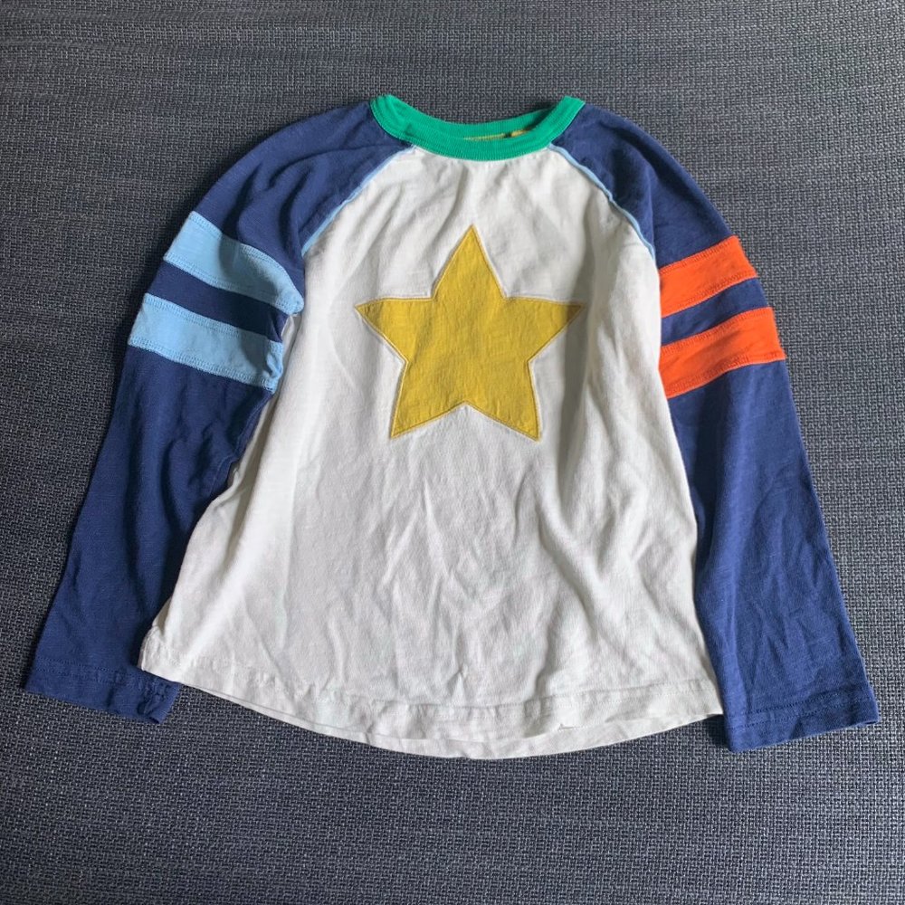 Boden long sleeve tshirt with star patch, 5-6Y